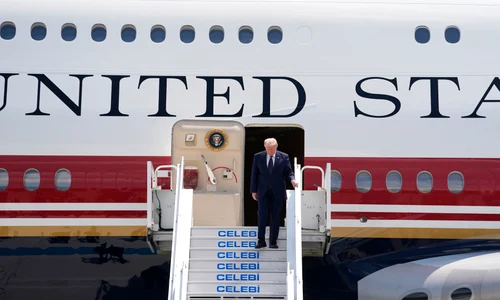 Aeronava Air Force One care l-a adus pe Trump în Ankara FOTO Profimedia 