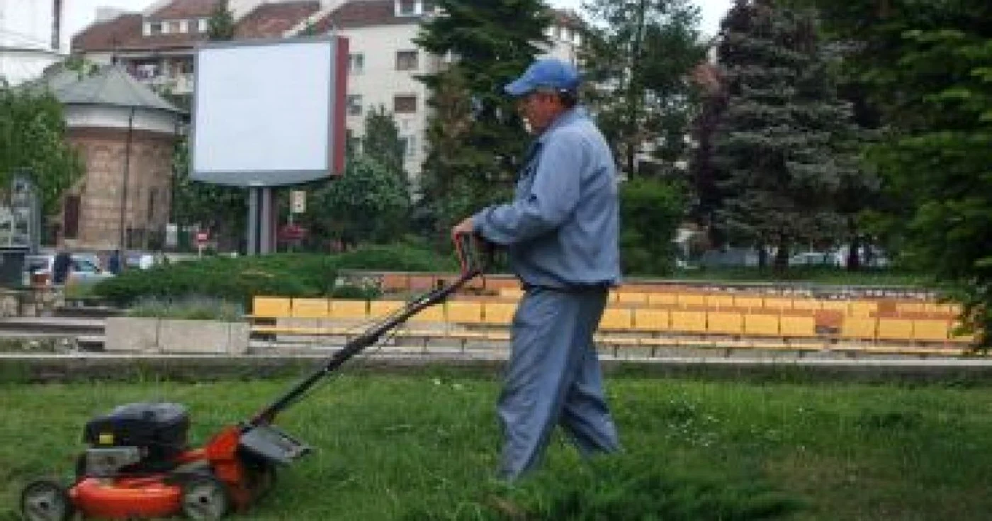 Râmnicu Vâlcea: Cei care nu-şi plătesc amenzile îşi vor ispăşi pedeapsa la coada măturii