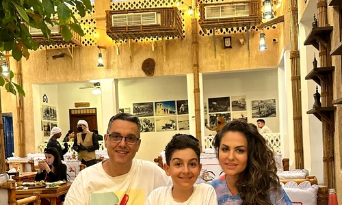 De Paște, și prezentatorul emisiunii Exclusiv VIP de la Prima TV, a nimerit vreme frumoasă în Dubai alături de soția sa, Oana Turcu, și fiul lor, Tudor