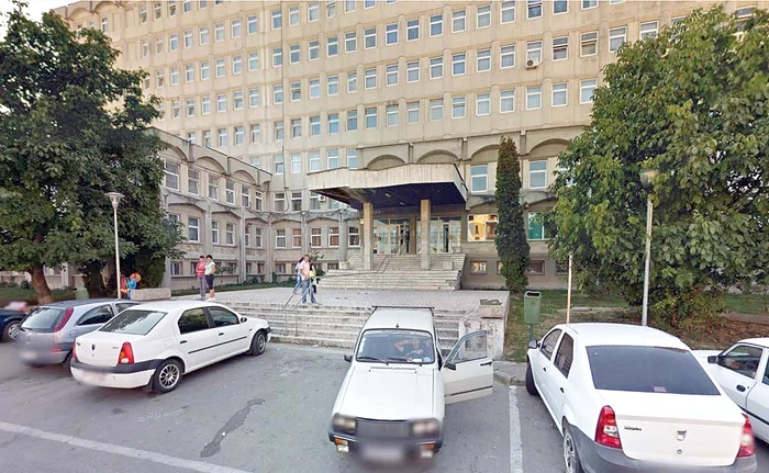 
    Spitalul de Pediatrie din Pitești nu mai face faţă pacienţilor cu suspiciune de E.coli  