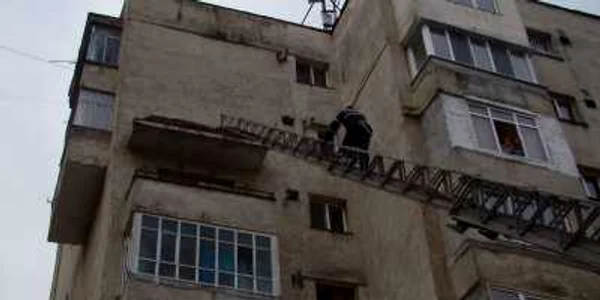 Pompierii au intervenit cu ajutorul scării culisabile