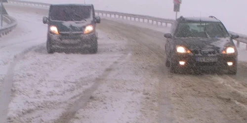 Traficul a fost blocat în judeţul Suceava