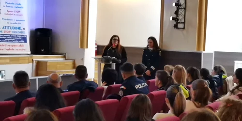 parintii adolescentilor, fata in fata cu specialisti din sanatate, educatie si mai   foto alina mitran (13) jpg