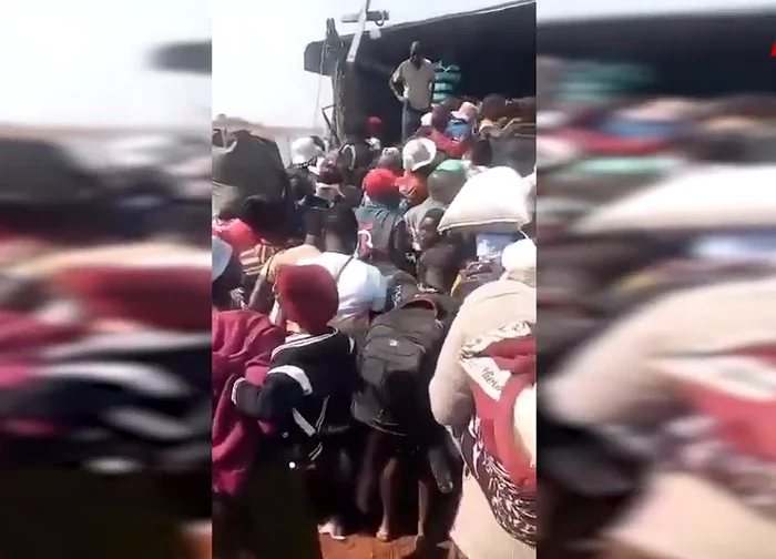 Feribotul era supraîncărcat. FOTO captură Agence de Presse Africaine Apanews