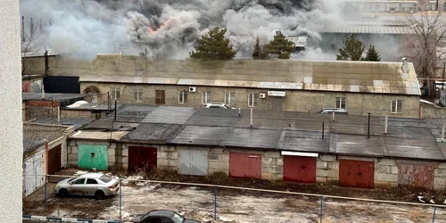 incendiu depozit engels rusia FOTO @aborealis940 / X