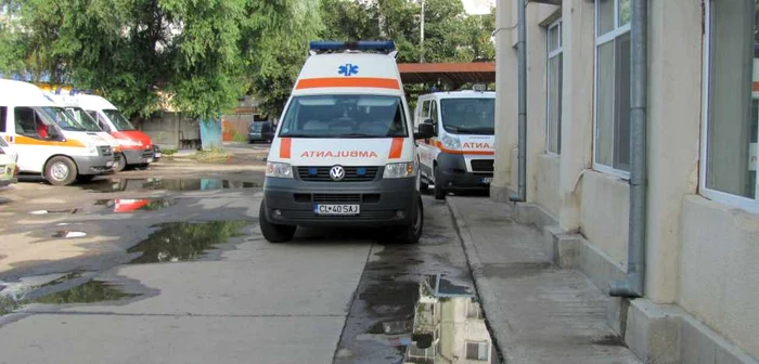 Victimele au fost preluate de ambulanţă Foto: Arhivă adevărul