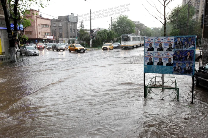 Bucureştiul inundat după furtuna de duminică, 4 mai. (Foto: Sever Gheorghe)