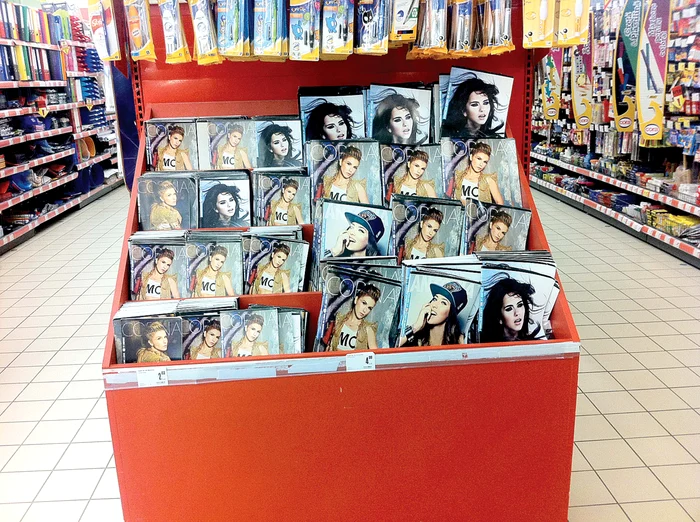 
    Caiet dictando  cu reclamă la CEC  