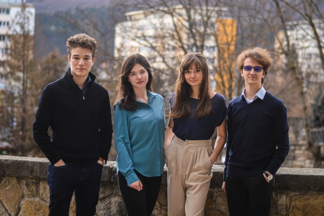 Ei sunt performerii de la colegiul din Piatra Neamţ FOTO Facebook