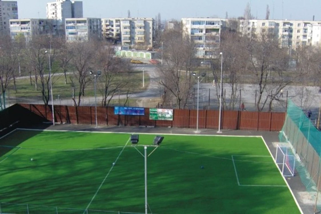 
    Terenul de fotbal din Parcul Morarilor va di deschis pentru public  
