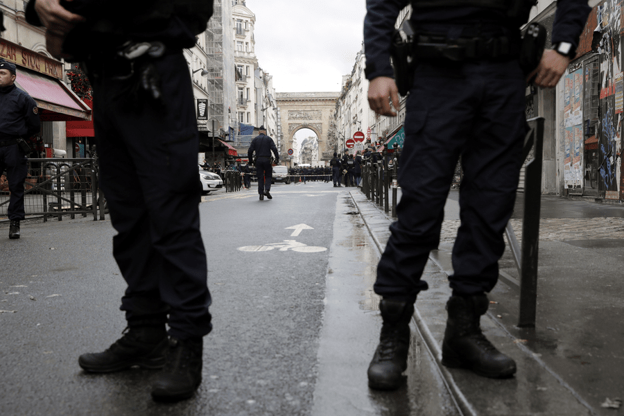 Cinci polițiști au fost răniți în timpul ciocnirilor cu reprezentanții comunității kurde din Paris
