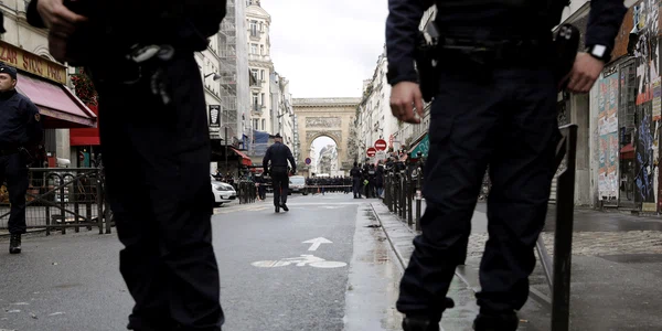 Împușcături la un centru cultural kurd din Paris FOTO EPA-EFE