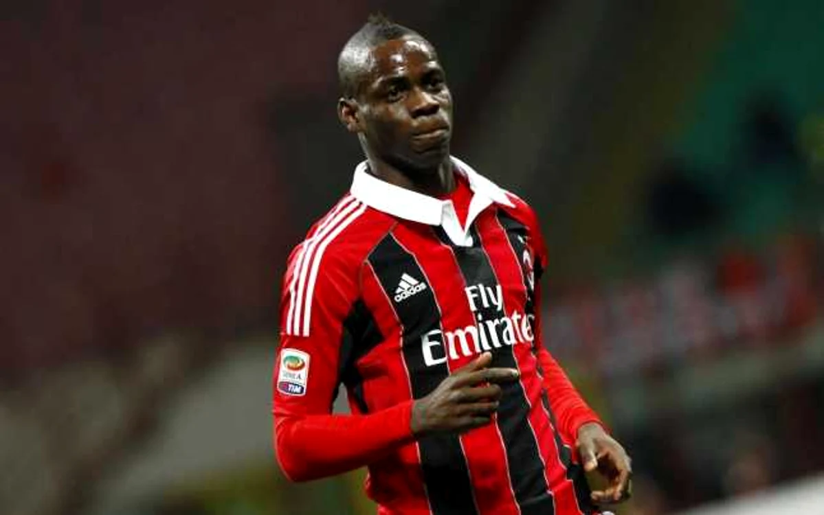 Lui Balotelli îi prieşte transferul în Italia