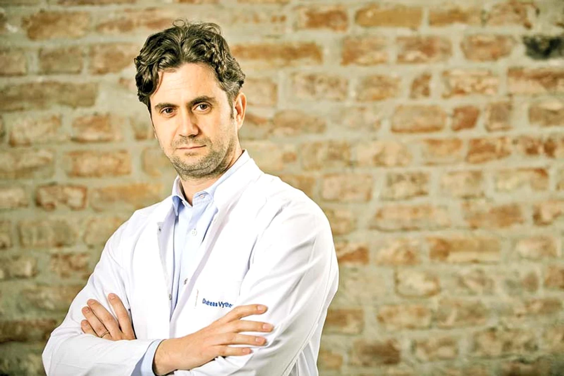 Medicul Andreas Vythoulkas îţi spune ce analize trebuie să faci şi de ce vitamine ai nevoie