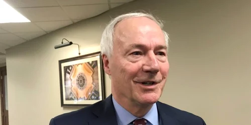 Guvernatorul statului Arkansas Asa Hutchinson FOTO Twitter