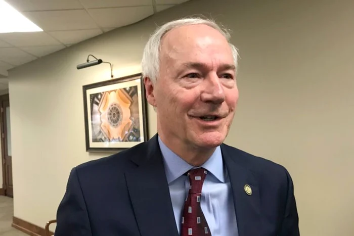 Guvernatorul statului Arkansas Asa Hutchinson FOTO Twitter