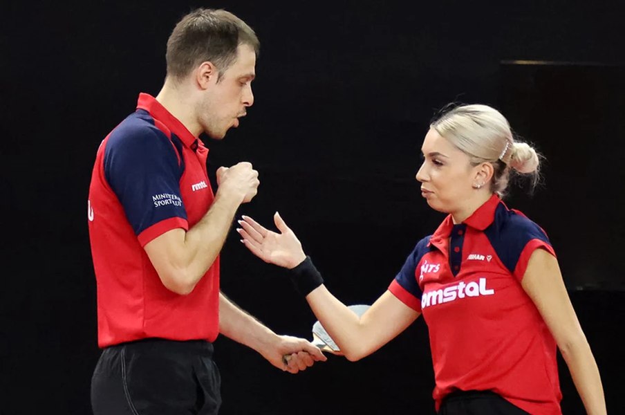 Ovidiu Ionescu şi Bernadette Szocs s-au calificat în sferturi la dublu mixt la tenis de masă