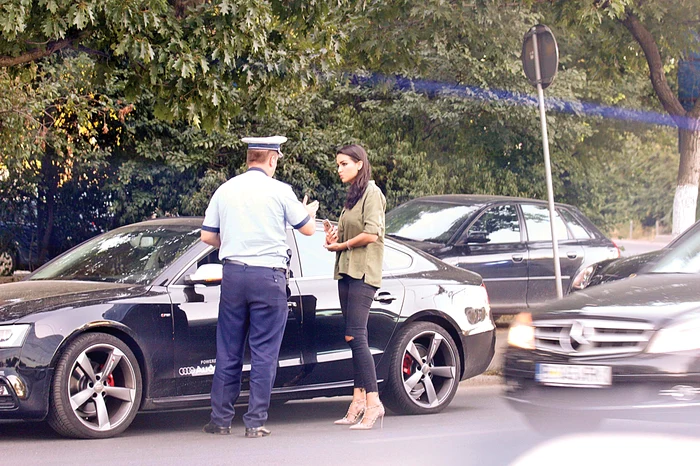 Sandra s-a speriat de apariţia poliţistului la locul accidentului