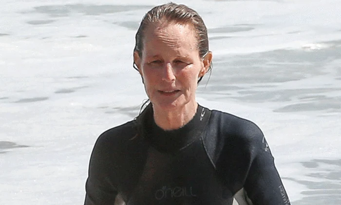 Helen Hunt, în timpul unei escapade la ocean