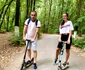 O altă modalitate de a face mișcare: cu trotineta prin pădure