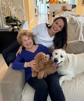 Andreea Raicu și mama sa. FOTO: Facebook