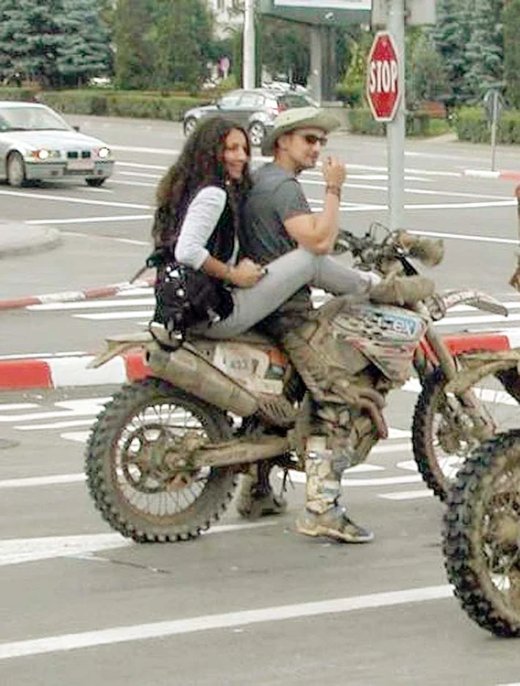 
    Prima ediţie a emisiunii s-a încheiat incendiar. Mihaela a imitat o concurentă și a efectuat câteva mişcări de dans în făină  