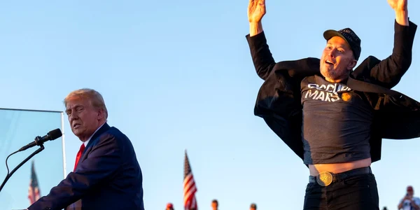 Trump s-a întors în locul tentativei de asasinat cu Elon Musk FOTO @aldrin12354 / X