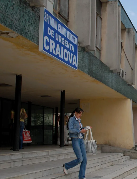 Comasarea spitalelor naşte controverse în Craiova.