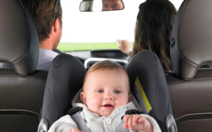 
    Şoferii riscă amenzi usturătoare dacă nu îşi vor plimba copiii cu maşina în scaune specialeFoto: Click!  