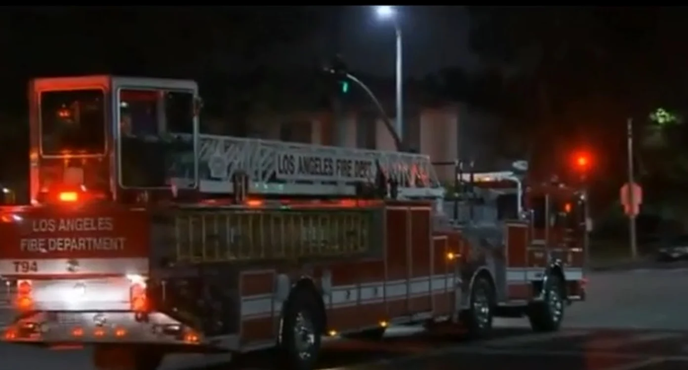 
    Pompierii din Los Angeles au anunţat duminică o mobilizare de cutremurcaptură: YouTube  