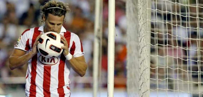 Diego Forlan, cel mai bun atacant al lui Atletico Madrid