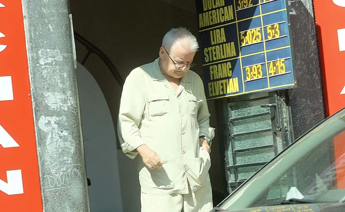 
    În America s-a  distrat cu Nick  Rădoi. Din peisaj  nu au lipsit fetele  frumoase şi  băuturile fine  