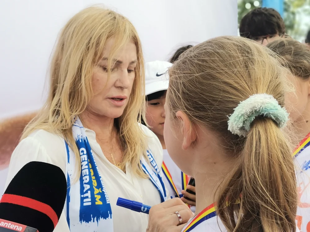 Sesiune ade autografe a durat peste o oră FOTO: Alina Mitran