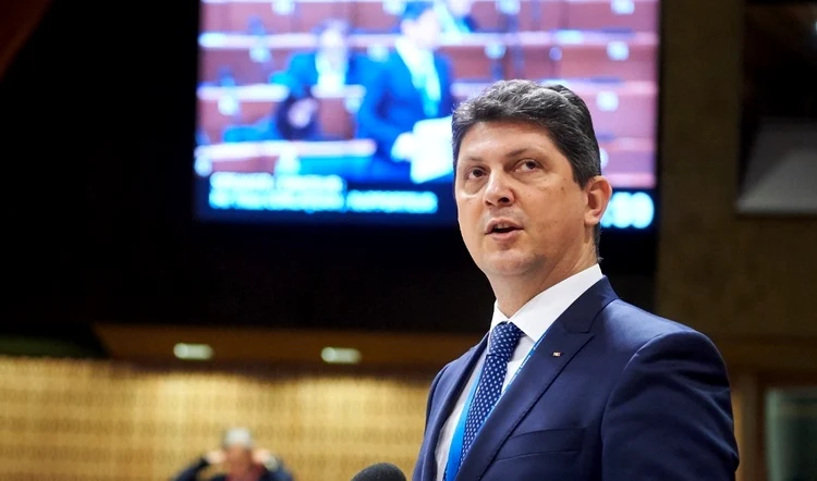 Atualii lideri PSD ar trebuie să se retragă, spune Corlățean. FOTO Facebook