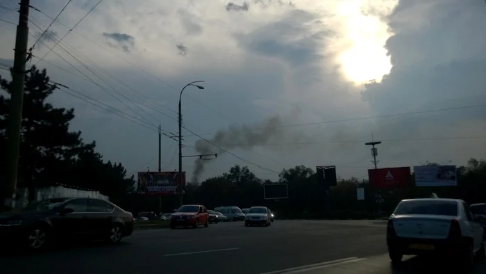 Fumul care se vede în apropiere de Circ. FOTO Ion Surdu