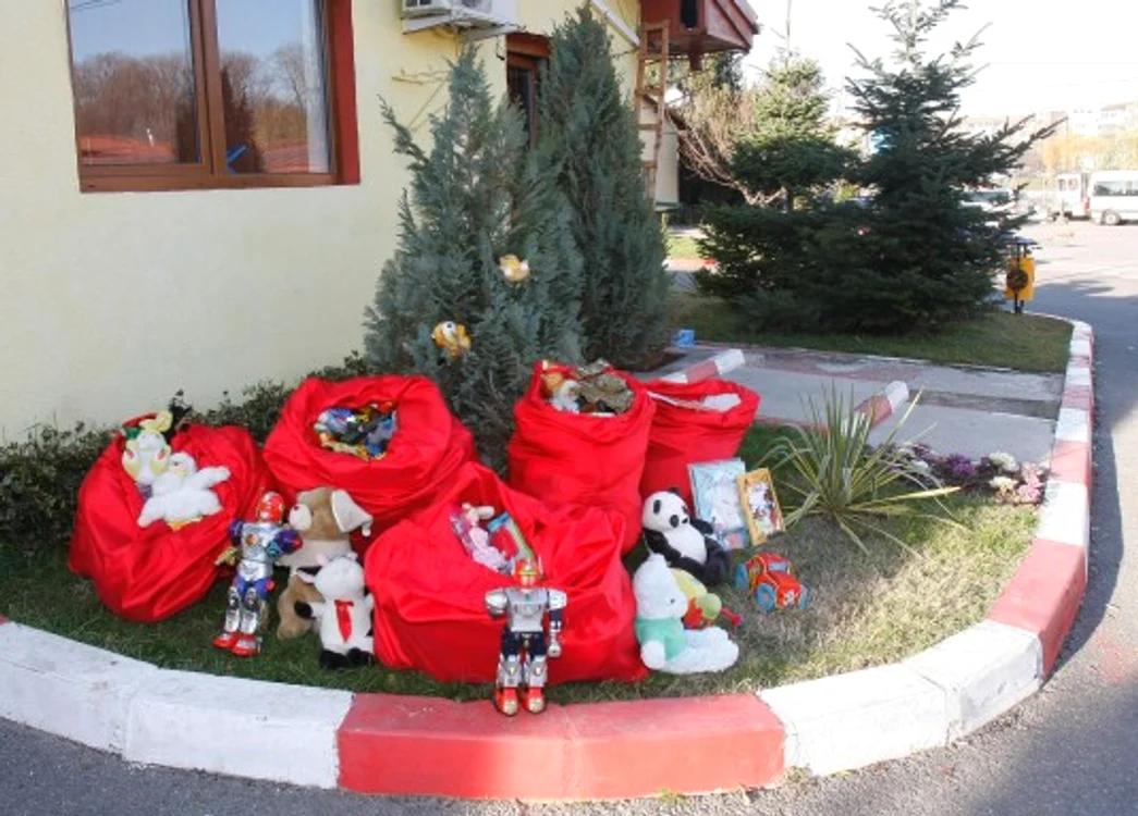 
    Jucăriile donate vor ajunge la cei mici pe 6 decembrie (foto: Arhivă)  