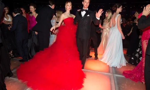 Pool Villard   No tabloids   Danse   62 ème Bal de la Rose à Monaco jpeg