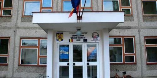 Colegiul Vasile Braniste din Lugoj FOTO debanat.ro