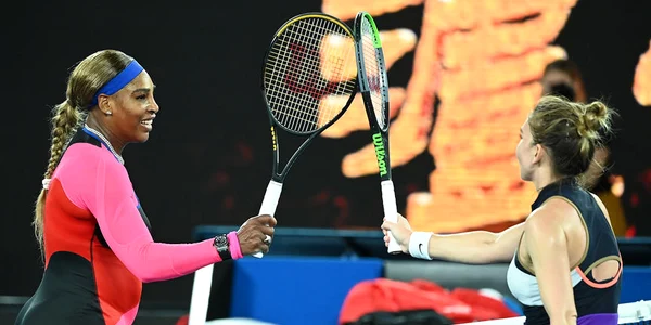 Serena Williams  si Simona Halep în 2021 FOTO EPA-EFE