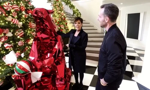 Kris Jenner si a decorat casa de Craciun jpeg