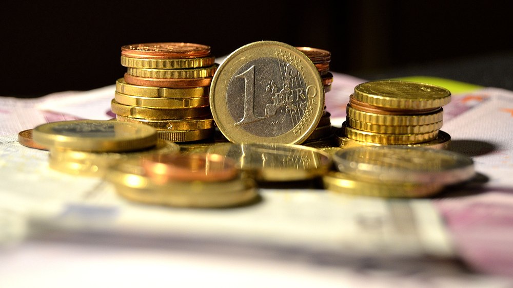Previziuni valutare: Cum vor evolua leul și EUR/USD în contextul alegerilor