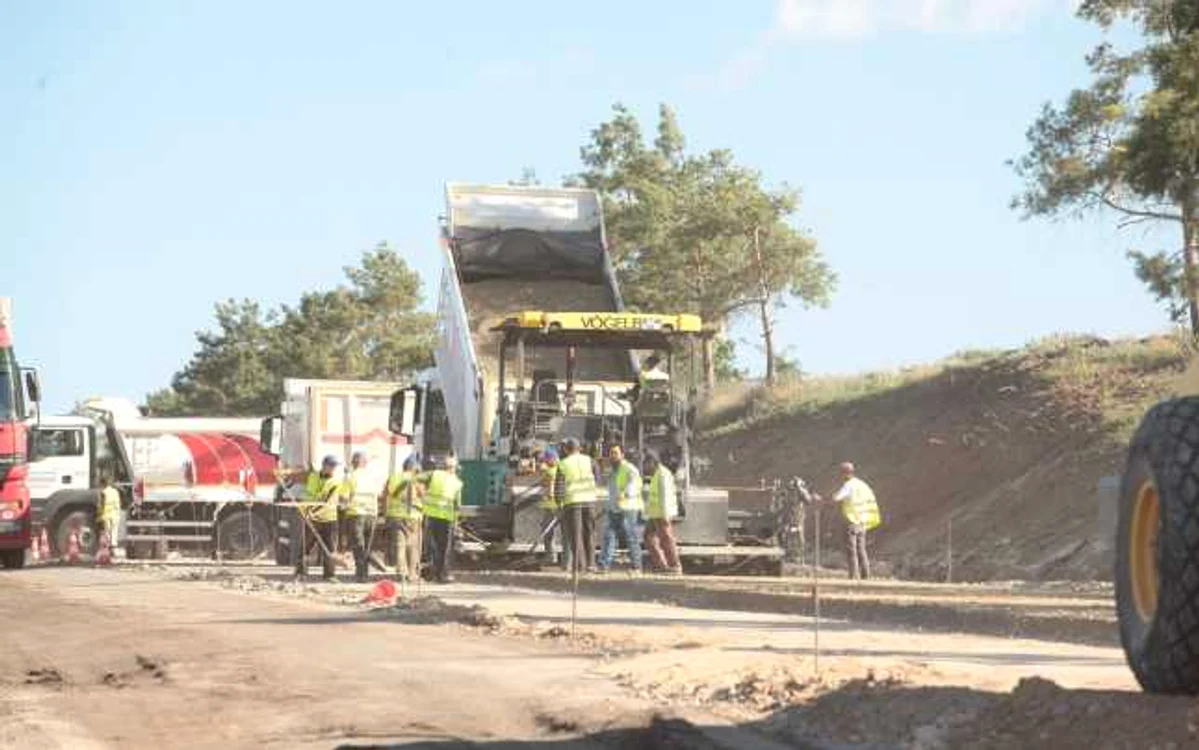 Lucrări de reparaţie pe traseul Sărăteni-Soroca FOTO Adevărul