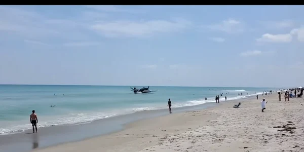 avion prabusit in ocean