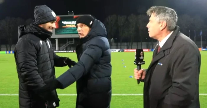 Răzvan Lucescu și asistentul său. Captură TV