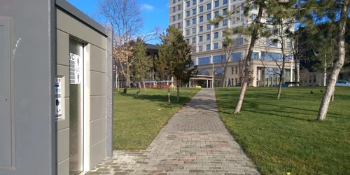 Toaletă publică Iaşi