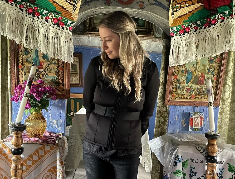 Laura Cosoi, în Baia Sprie, alături de soțul ei și de cele două fiice ale lorfoto: arhiva personală/Facebook