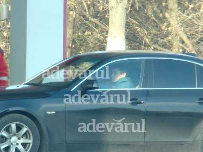 Alexandru Jizdan la volanul maşinii căutate de Interpol