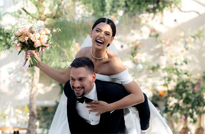 Oana Moșneagu și Vlad Gherman, cei mai happy miri. FOTO: Photogenica