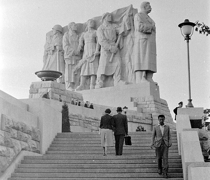 Statuia lui Stalin din Praga FOTO prague-now.com