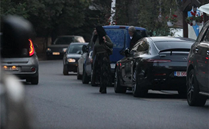 Ilie și Ioana au fumat ”pipa păcii”, după nunta din vară, și sunt nedespărțitiFoto: BlitZ